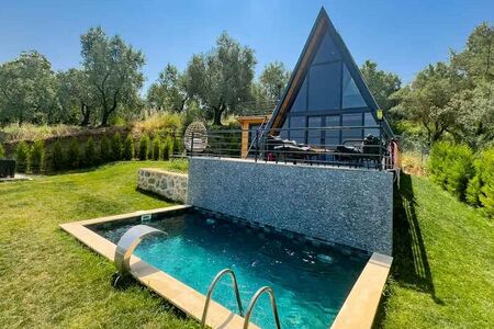 Home of Hera Bungalov